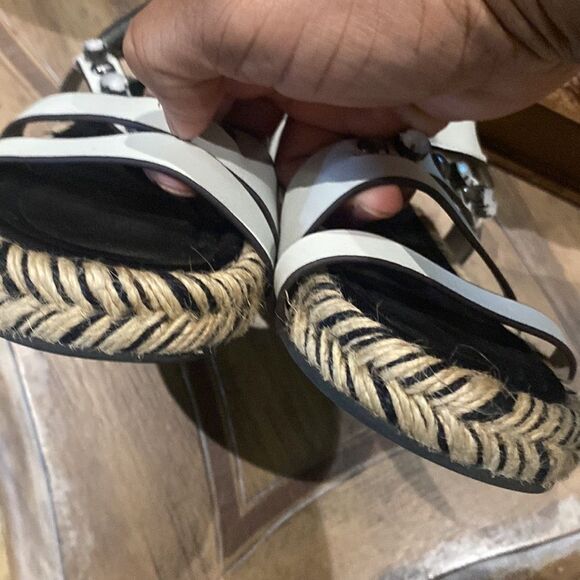 ❤️ Naked Feet “Arko” Leather Jeweled Sandals ❤️ - Picture 6 of 8